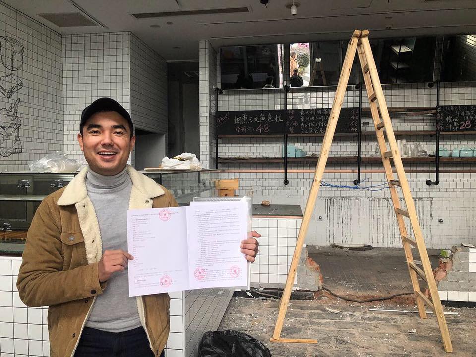 Finally, a lease signed for our next-level pizzeria in Hangzhou